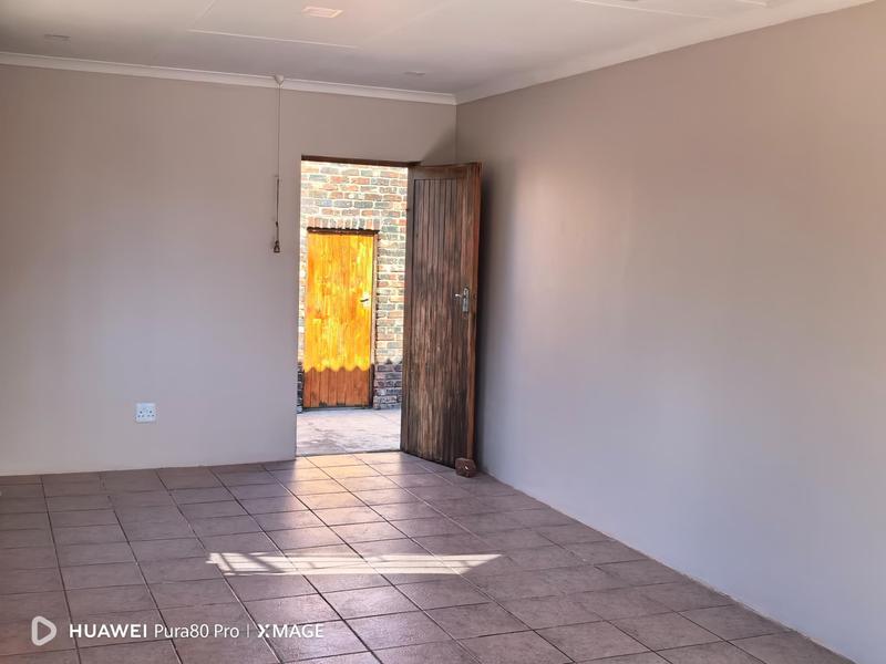 To Let 2 Bedroom Property for Rent in Heiderand Western Cape